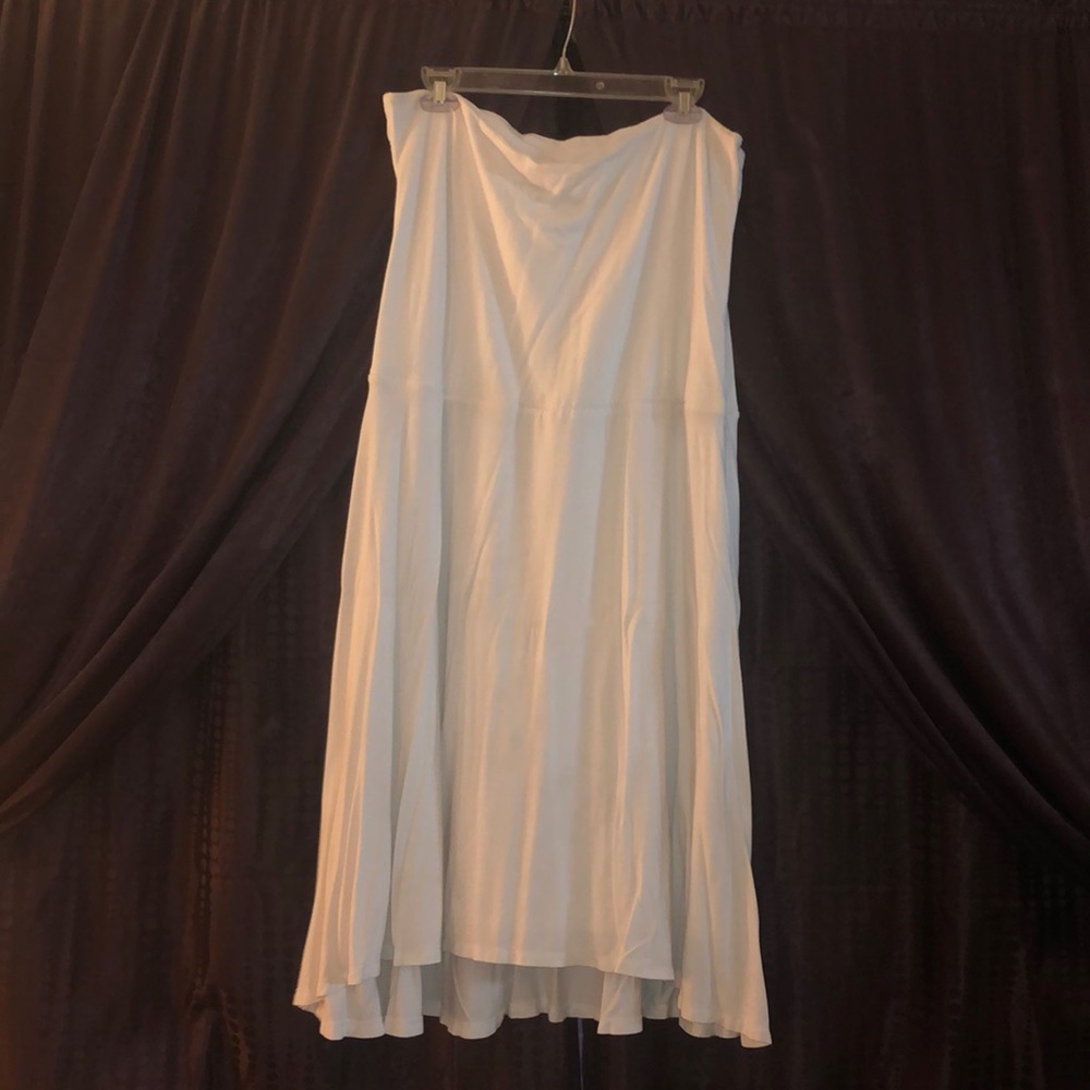 White strapless dress